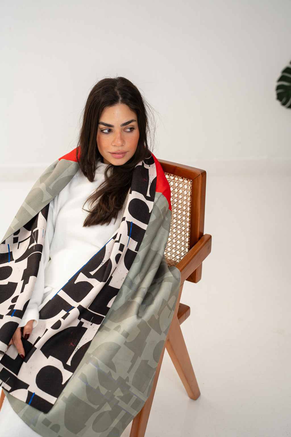 Red point scarf